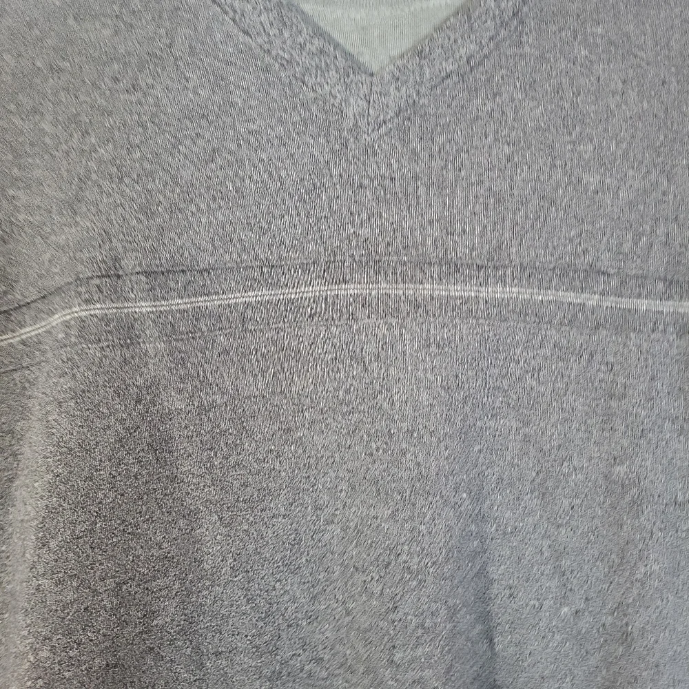 Mens Van Heusen Long Sleeve Gray V neck Sweater Size XL